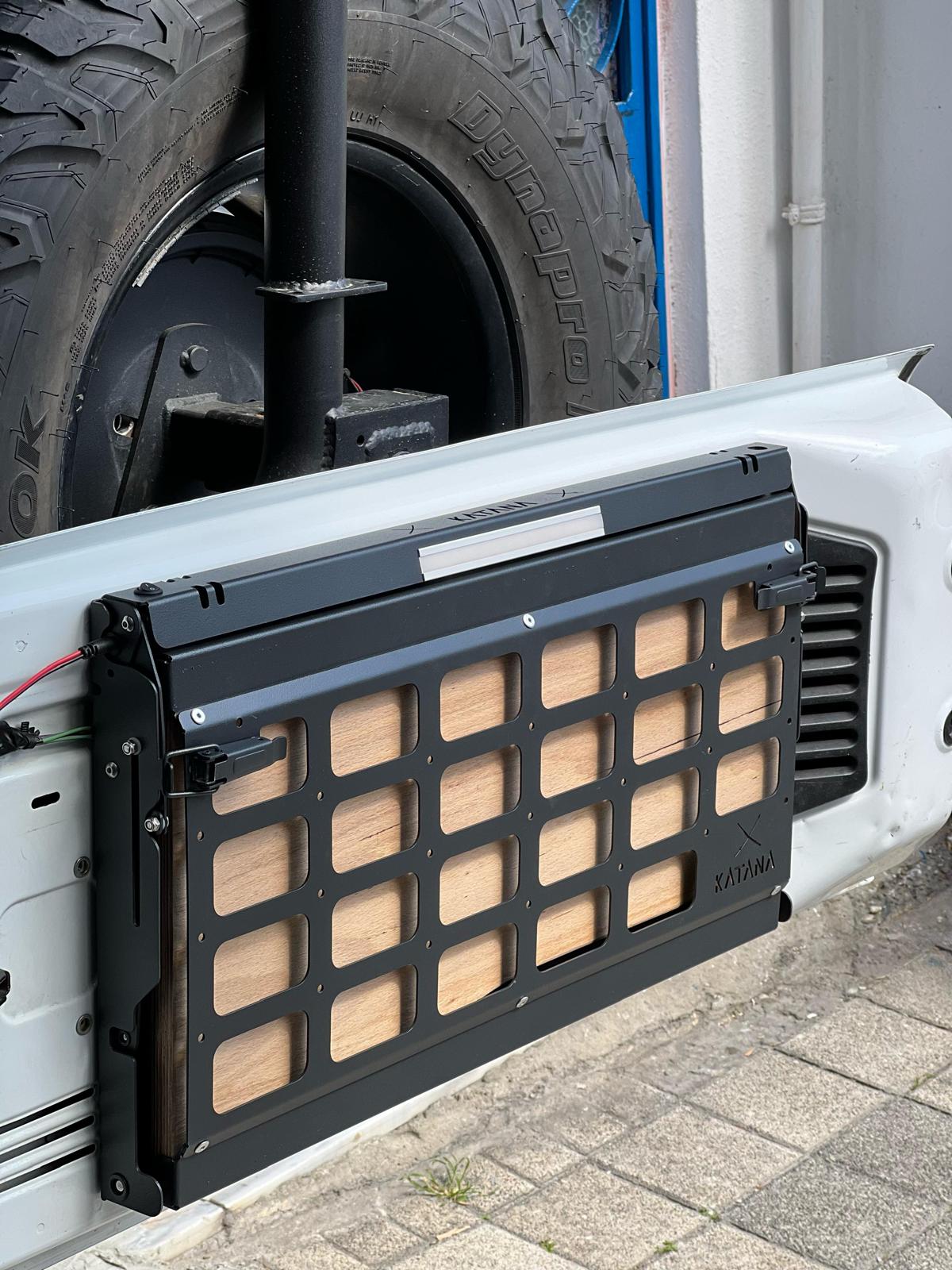 JEEP WRANGLER TAILGATE TABLE