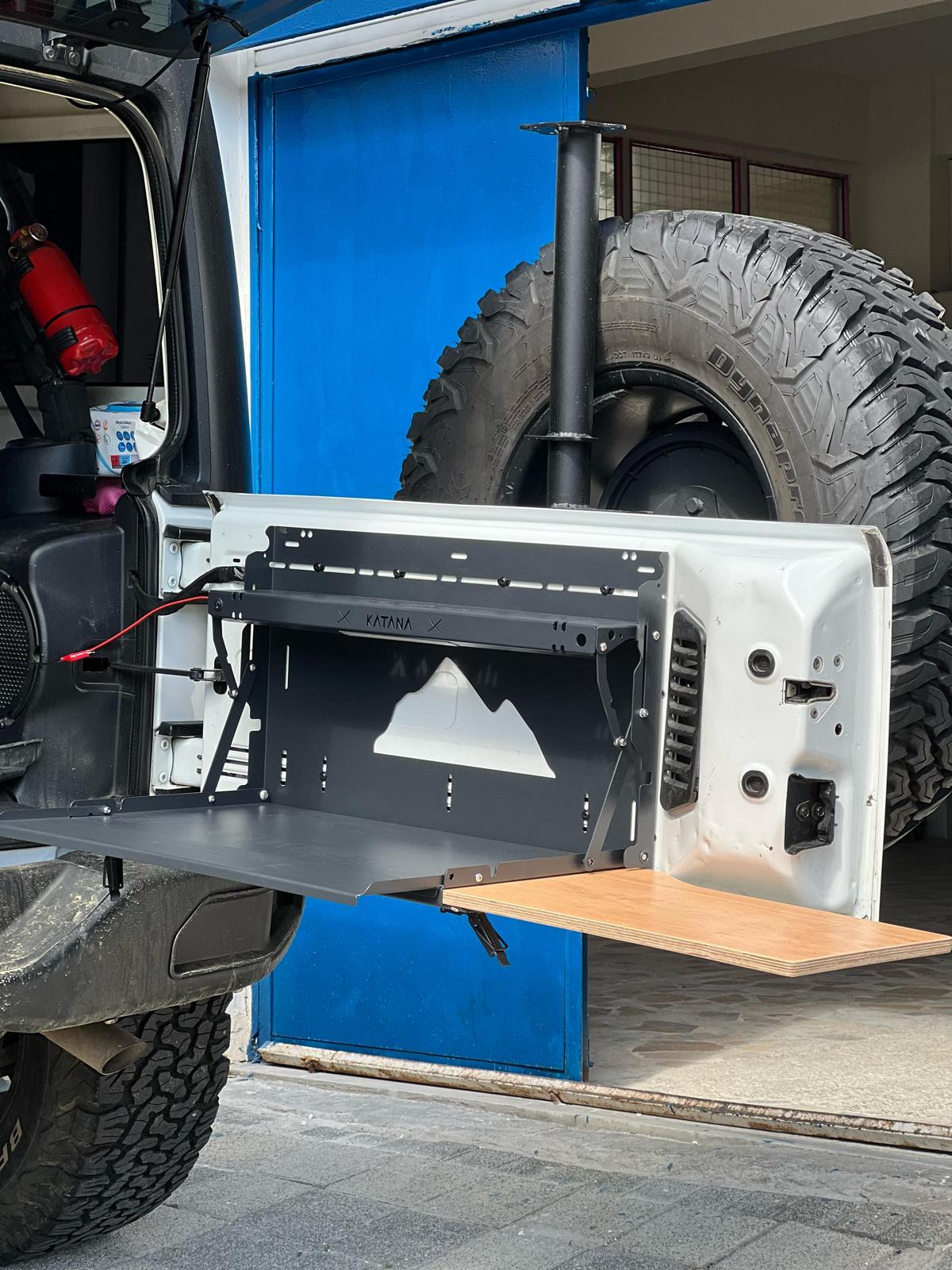 Jeep Wrangler Extendable Tailgate Table